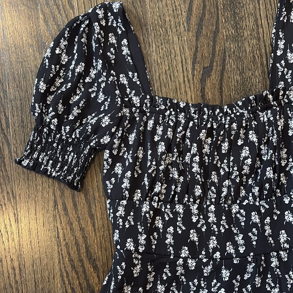 Ladies Floral Dress - Picture 2 of 5